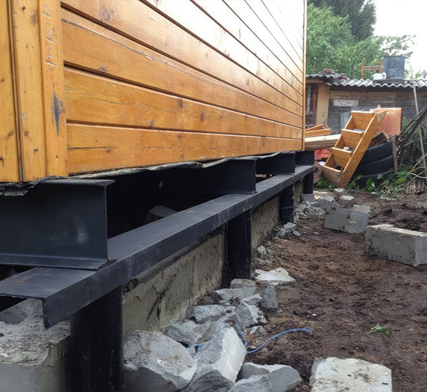 Замена старого фундамента на винтовые сваи в Аксае